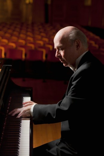 JFO101006_035_ret3-682x1024